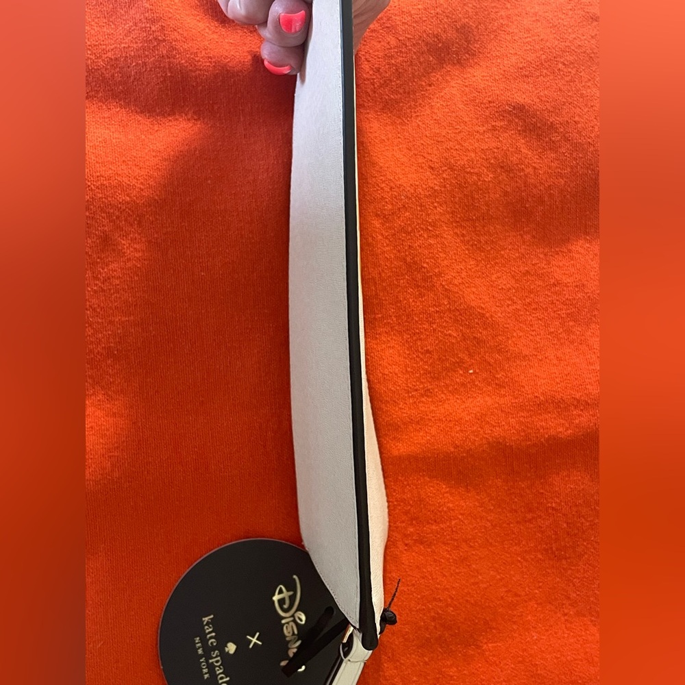 Kate Spade Disney X  Minnie Medium Ziip Wristlet. NWT  Disney Fans!!! - Picture 9 of 11